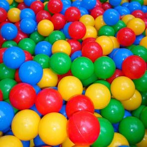 600 PCS YELLOW PLASTIC BALLS BAG