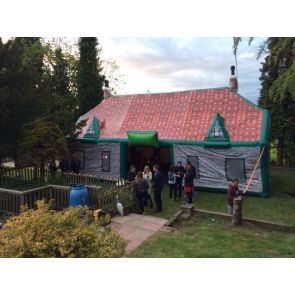 INFLATABLE PUB 8X4 M